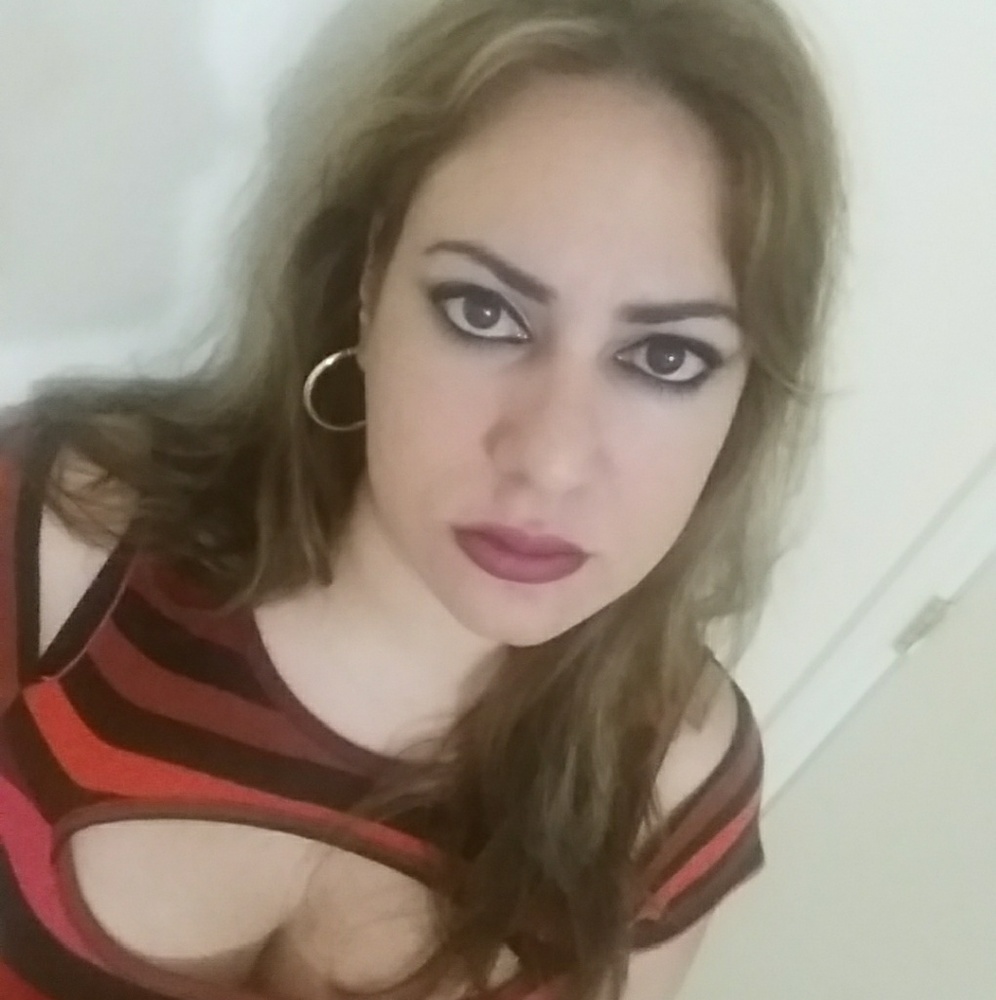 Meet your Posher, Yanet